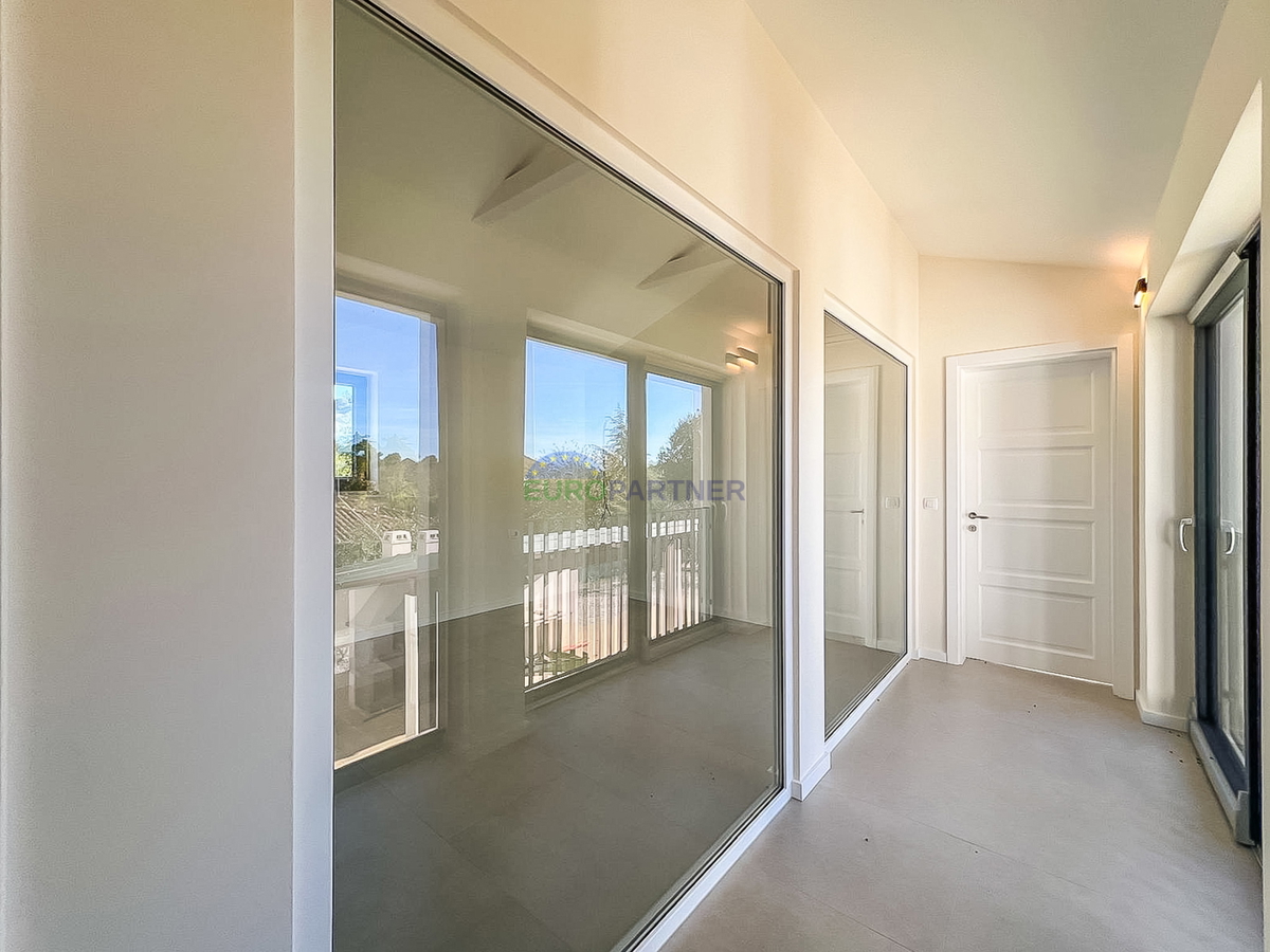 Moderna vila z bazenom, 5 km od Poreča