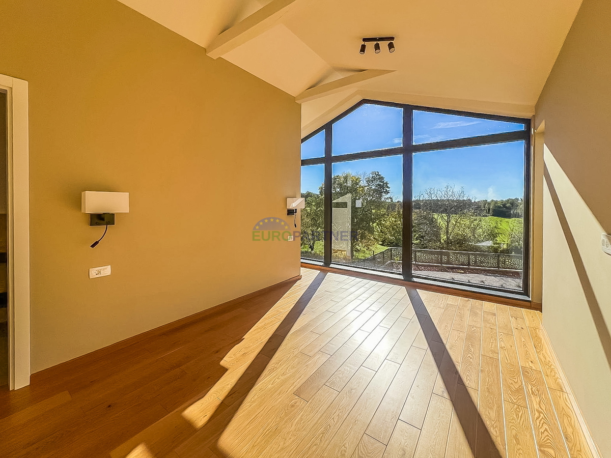 Moderna vila z bazenom, 5 km od Poreča