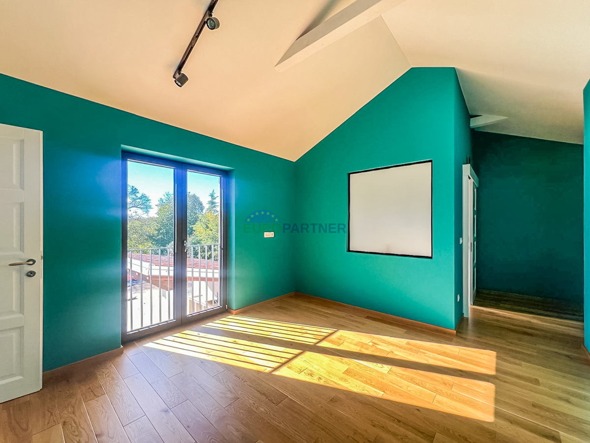 Moderna vila z bazenom, 5 km od Poreča