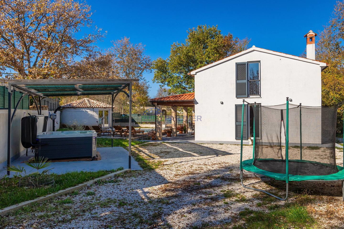 Istra, vila obdana z naravo v okolici Rovinja