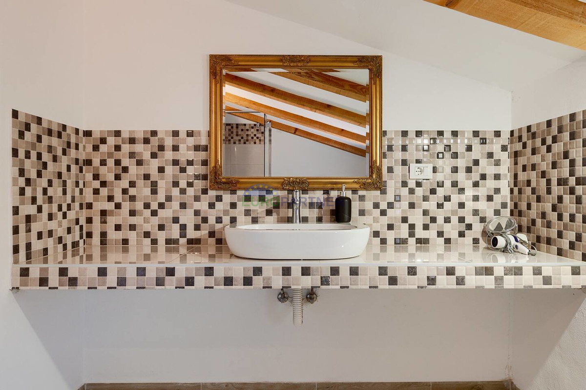 Istra, vila obdana z naravo v okolici Rovinja