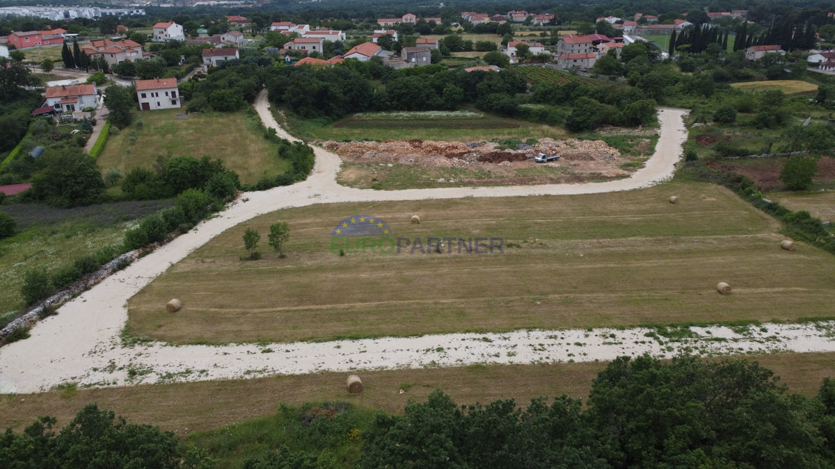 Prodamo več gradbenih parcel, okolica Rovinja