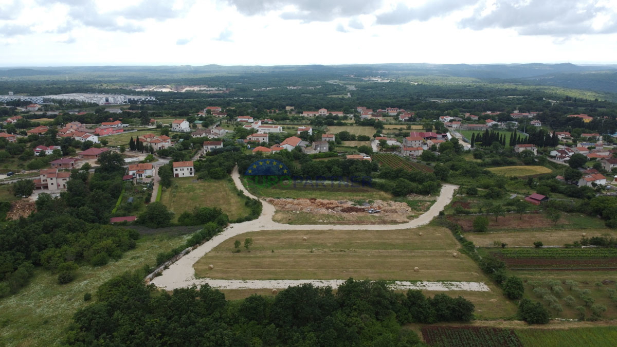 Prodamo več gradbenih parcel, okolica Rovinja