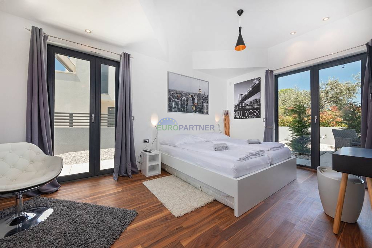 Unikatna dizajnerska vila, okolica Poreča