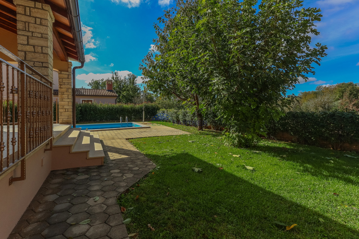 Mediteranska hiša z bazenom, 12 km od Poreča