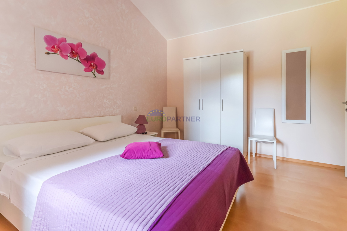 Mediteranska hiša z bazenom, 12 km od Poreča