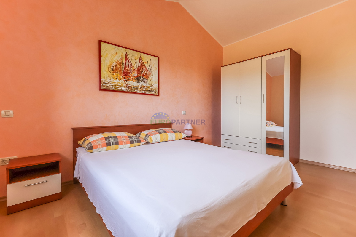 Mediteranska hiša z bazenom, 12 km od Poreča