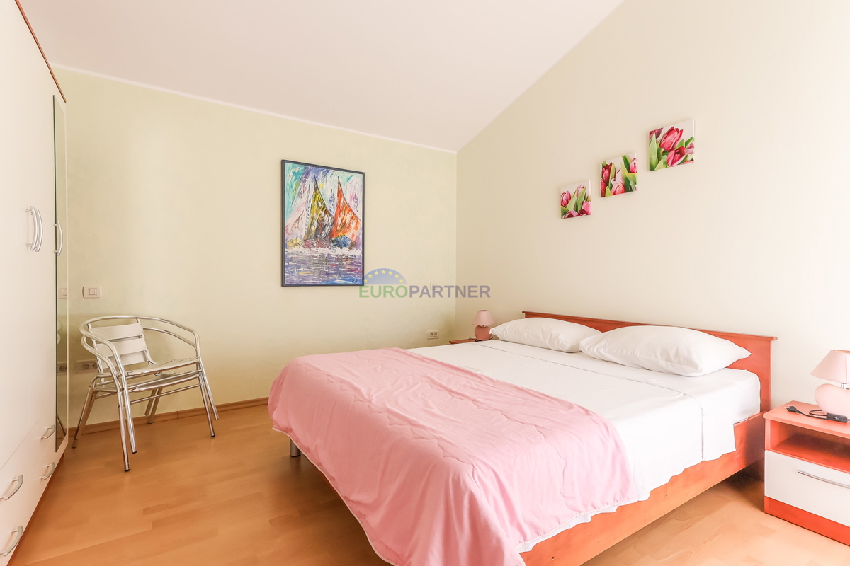 Mediteranska hiša z bazenom, 12 km od Poreča