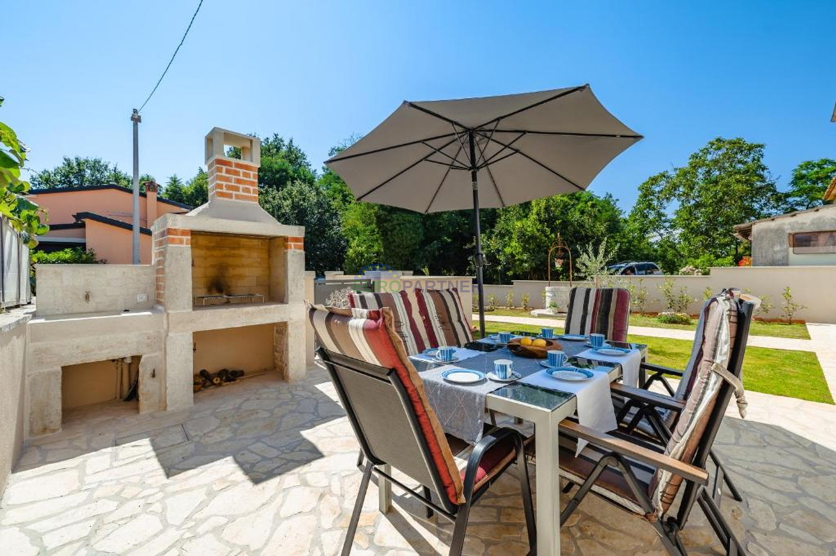 Čudovita obnovljena kamnita hiša z bazenom, okolica Poreča, Istra