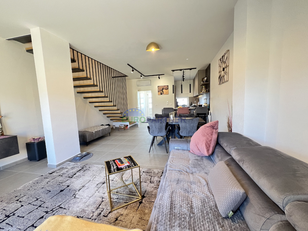 Istra, Novigrad, čudovita vrstna hiša z razgledom na morje