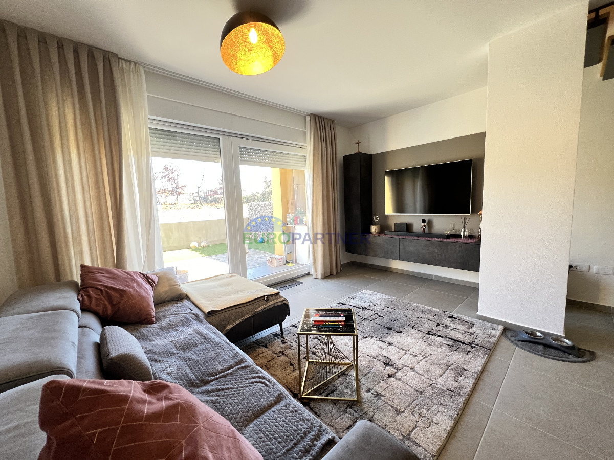 Istra, Novigrad, čudovita vrstna hiša z razgledom na morje