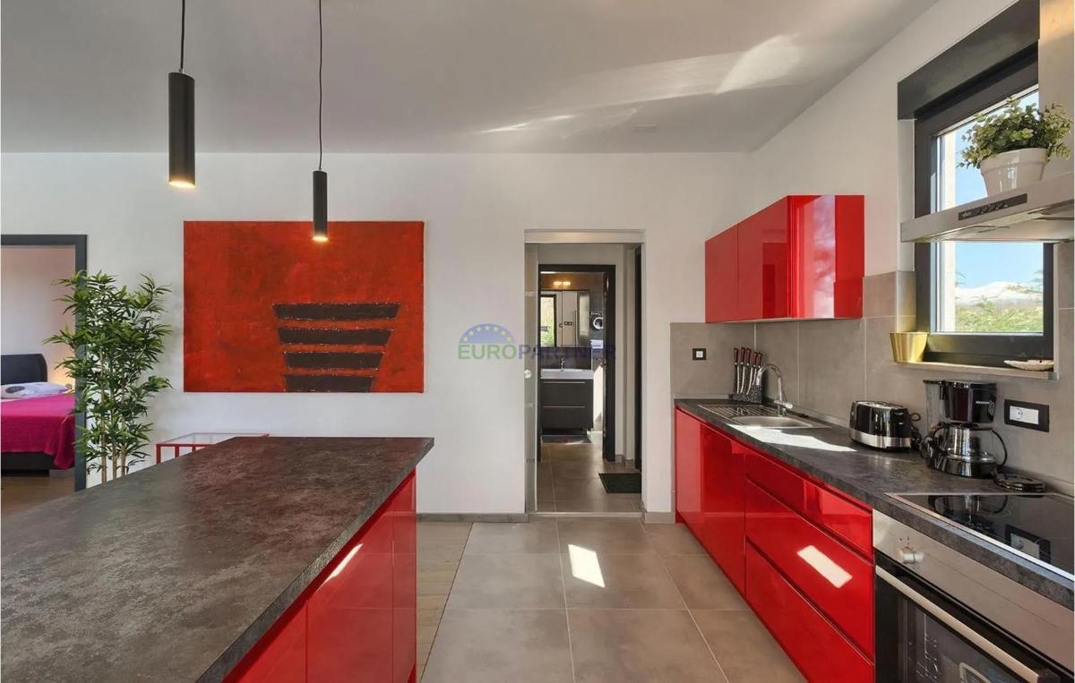 Istra, Vodnjan, moderna in lepa pritlična hiša s bazenom