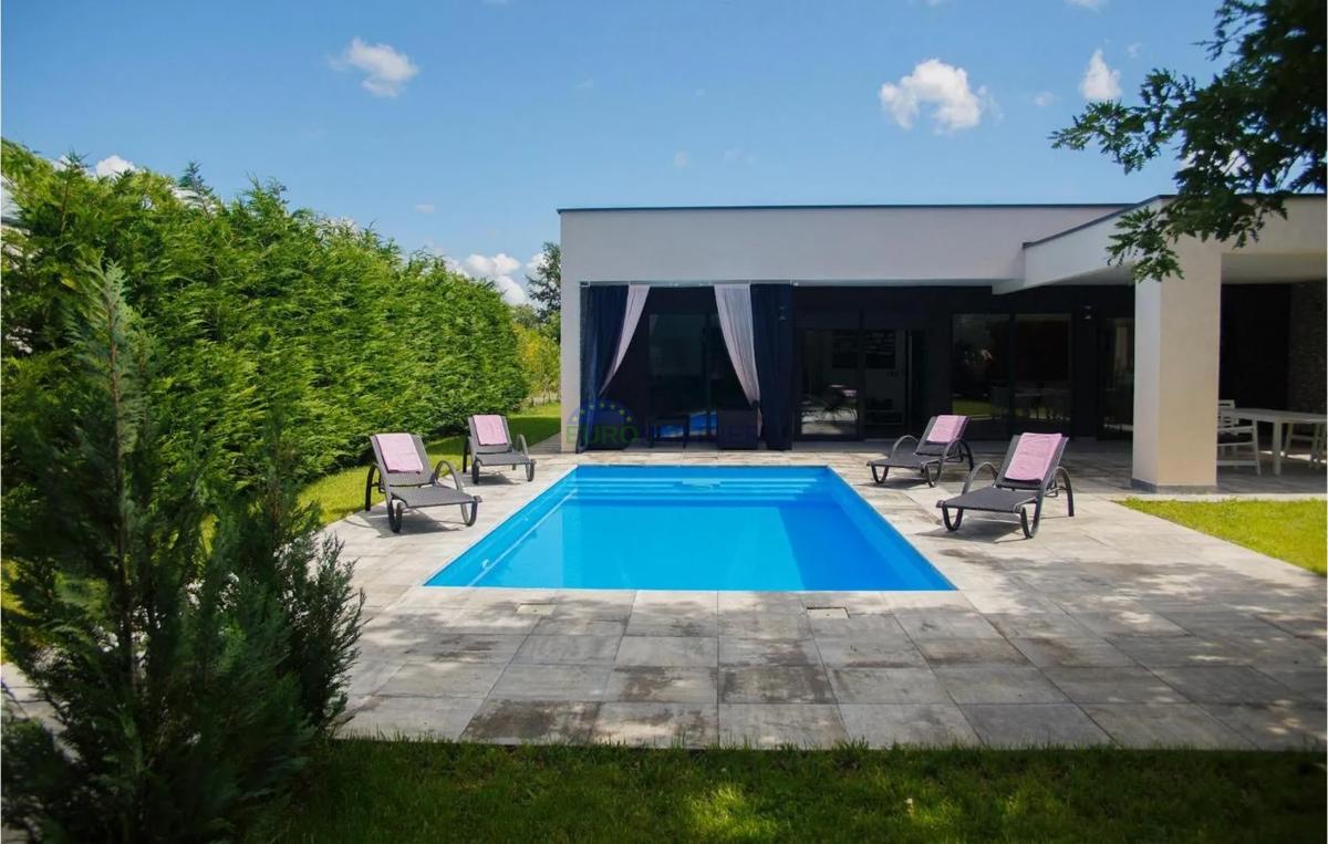 Istra, Vodnjan, moderna in lepa pritlična hiša s bazenom