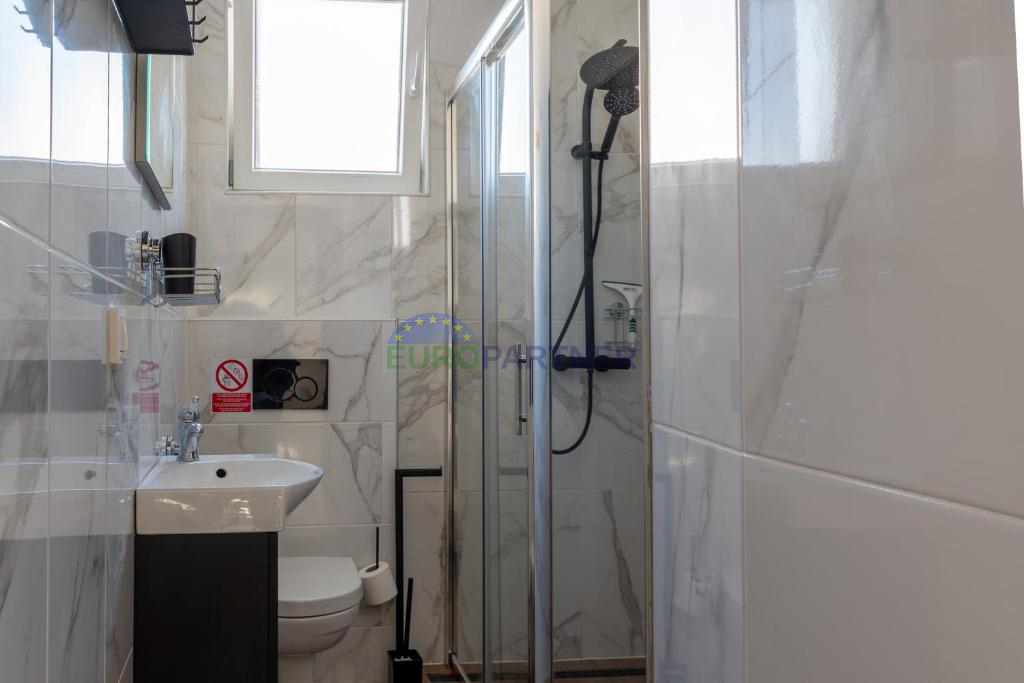 Renovirana istrska kamnita hiša s bazenom – 3 km od Poreča