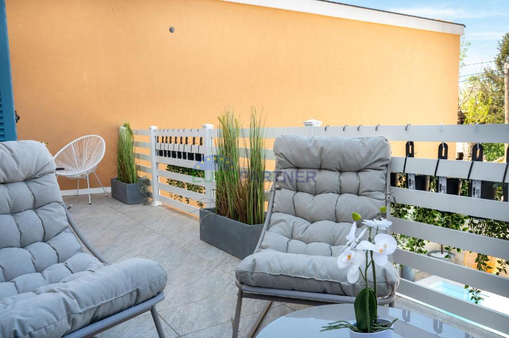 Renovirana istrska kamnita hiša s bazenom – 3 km od Poreča