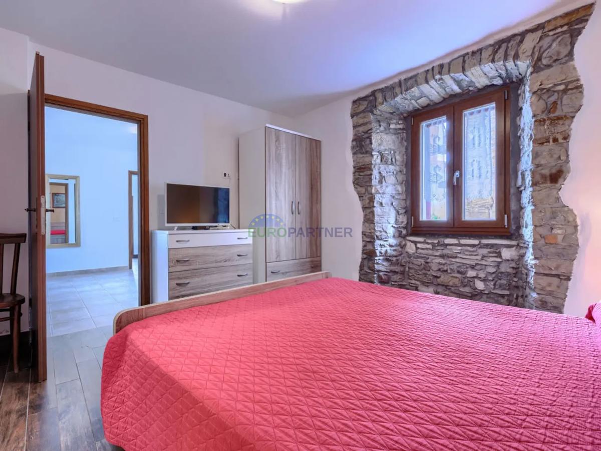 Istra, Oprtalj, hiša v starem mestnem jedru z lepim razgledom