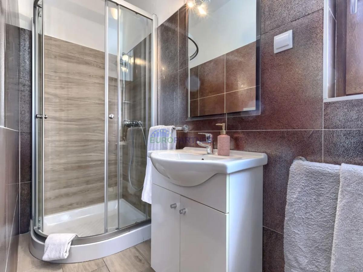 Istra, Oprtalj, hiša v starem mestnem jedru z lepim razgledom