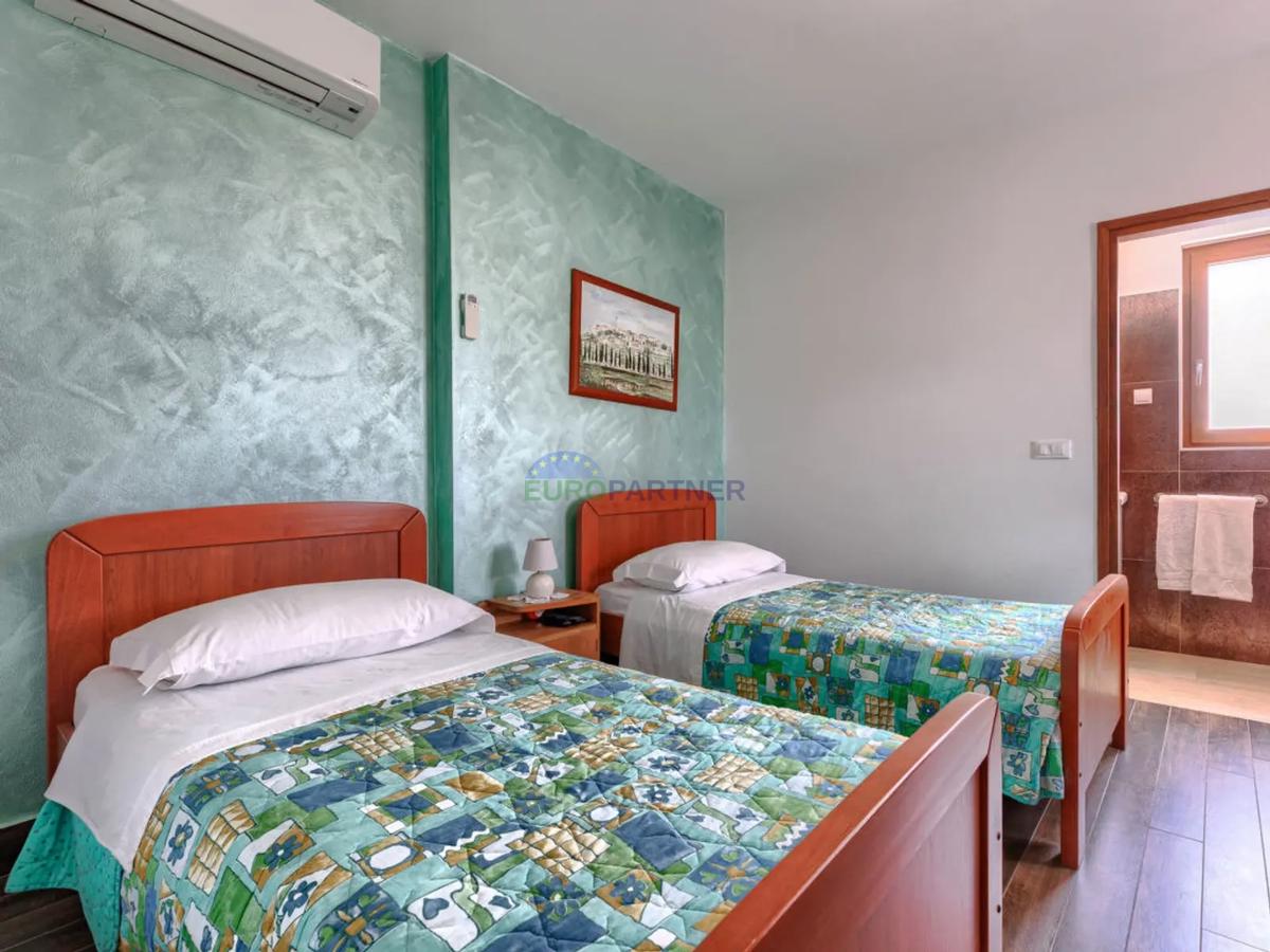 Istra, Oprtalj, hiša v starem mestnem jedru z lepim razgledom