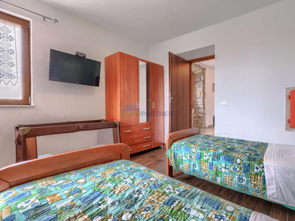 Istra, Oprtalj, hiša v starem mestnem jedru z lepim razgledom