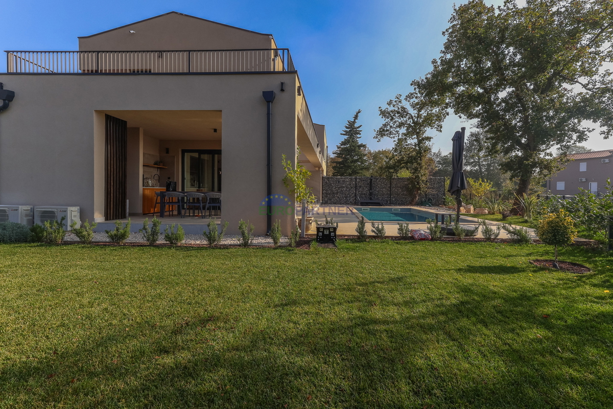 Novogradnja sodobne zasnove 5 km od Poreča, Istra