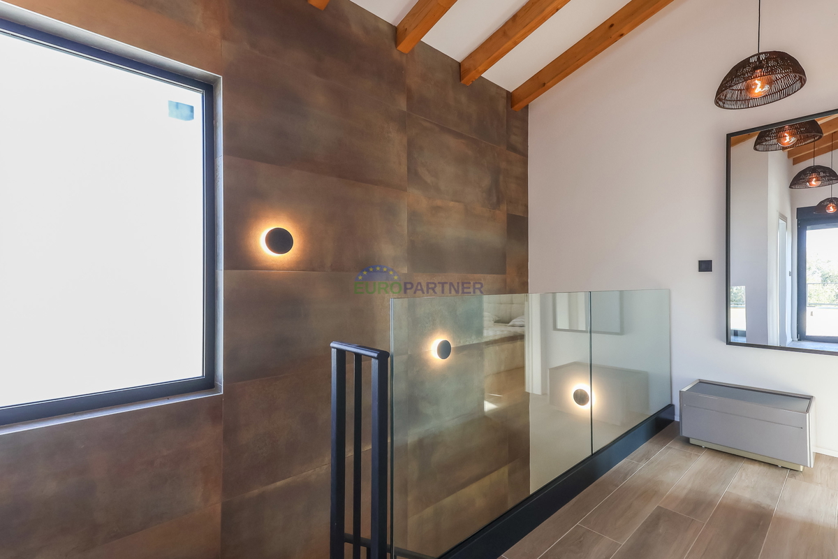 Novogradnja sodobne zasnove 5 km od Poreča, Istra