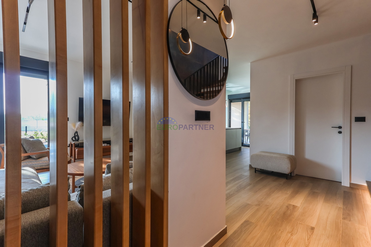 Novogradnja sodobne zasnove 5 km od Poreča, Istra