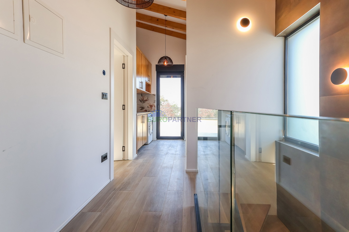 Novogradnja sodobne zasnove 5 km od Poreča, Istra