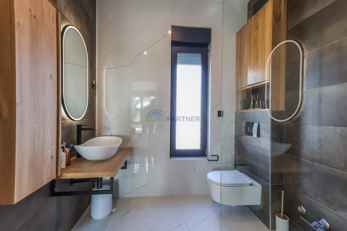 Novogradnja sodobne zasnove 5 km od Poreča, Istra