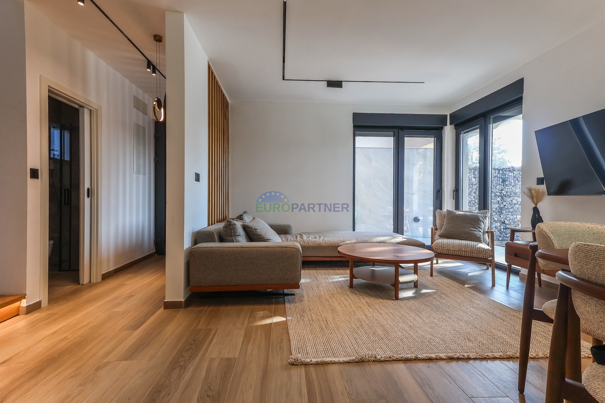 Novogradnja sodobne zasnove 5 km od Poreča, Istra