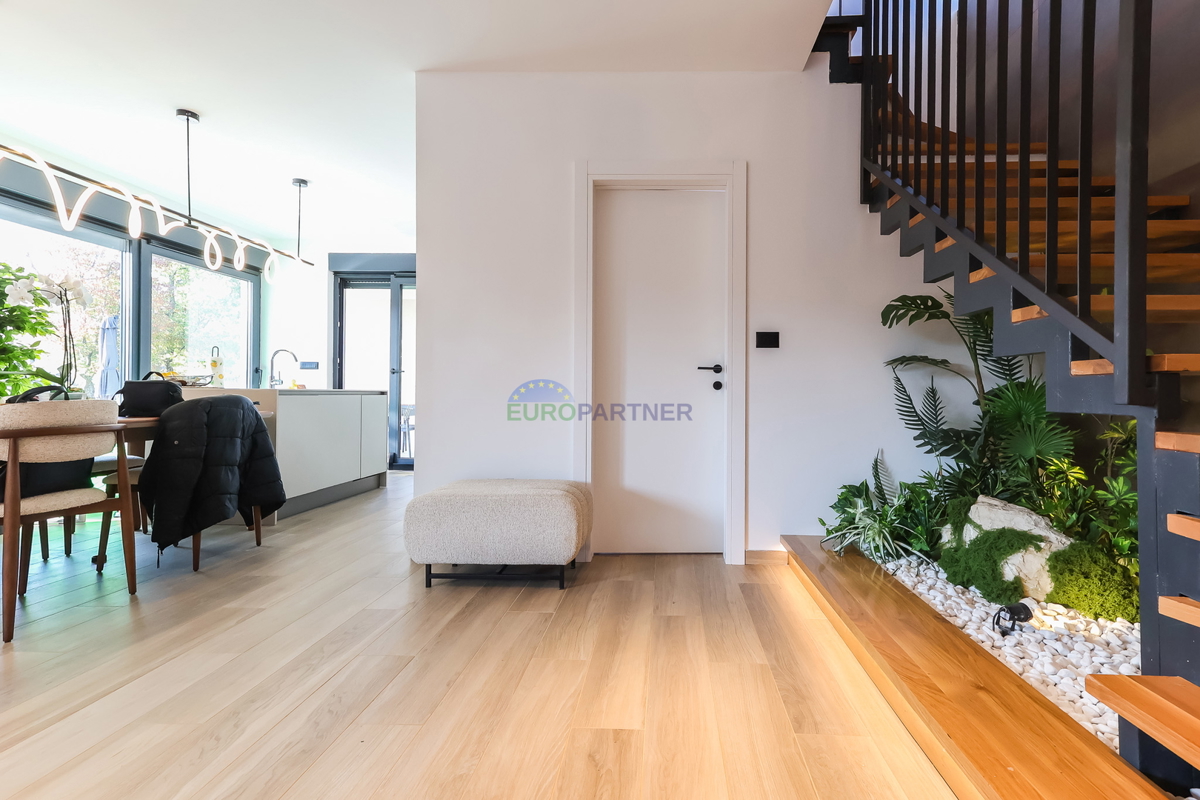 Novogradnja sodobne zasnove 5 km od Poreča, Istra