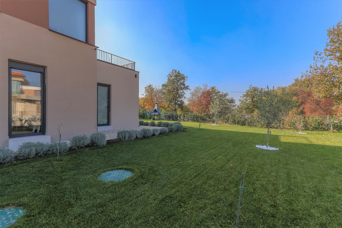 Novogradnja sodobne zasnove 5 km od Poreča, Istra