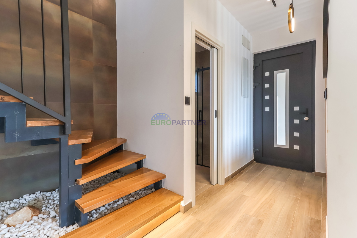 Novogradnja sodobne zasnove 5 km od Poreča, Istra