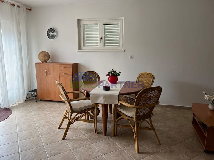 Samostojna hiša z dodatnim stanovanjem in pogledom na morje, Poreč, Istra