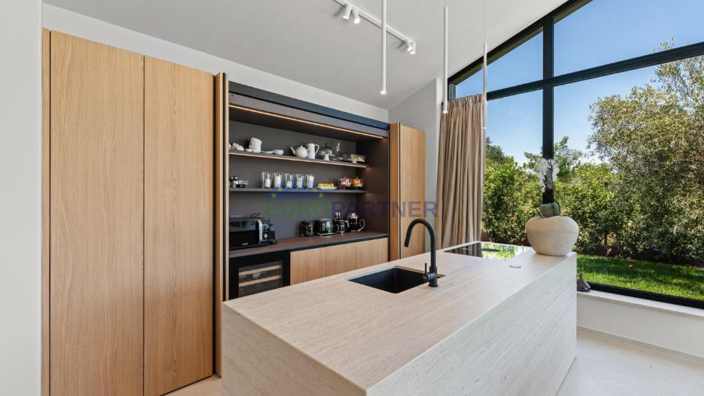 Dizajnerska vila v bližini Poreča, 3 km od morja