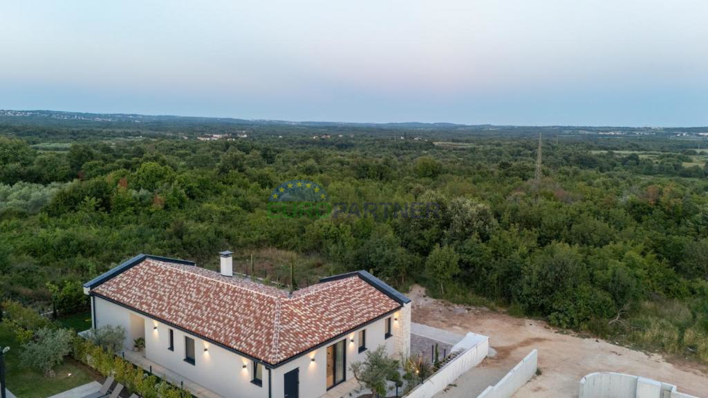 Dizajnerska vila v bližini Poreča, 3 km od morja