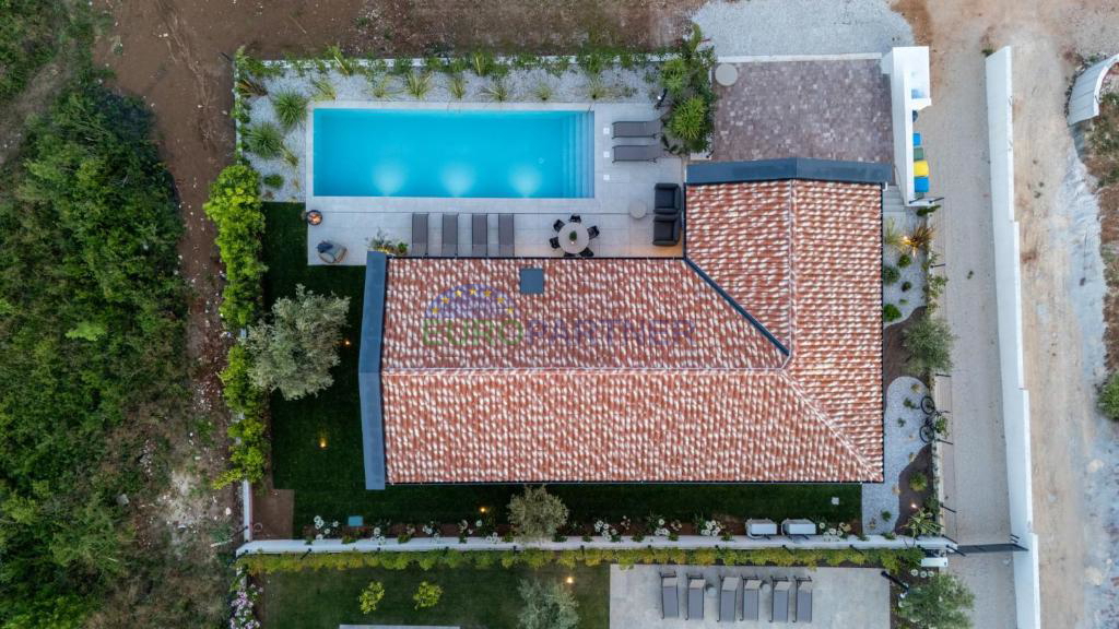 Dizajnerska vila v bližini Poreča, 3 km od morja