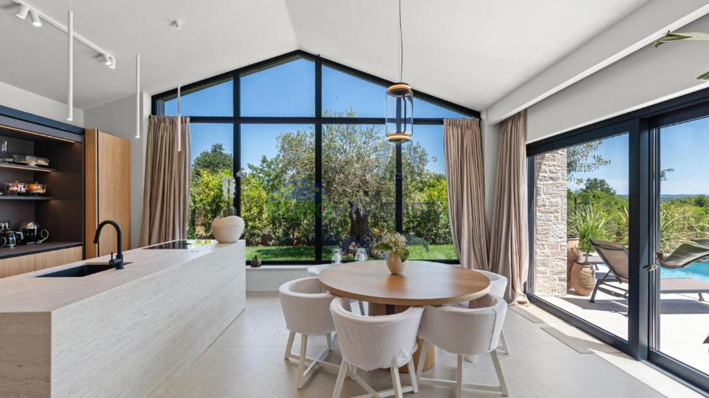 Dizajnerska vila v bližini Poreča, 3 km od morja