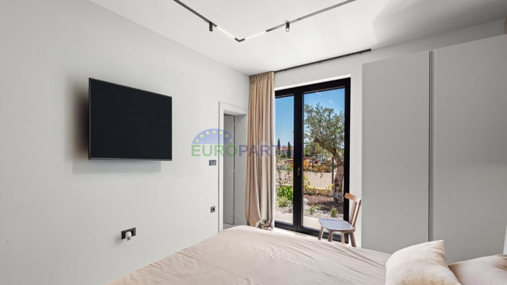 Dizajnerska vila v bližini Poreča, 3 km od morja