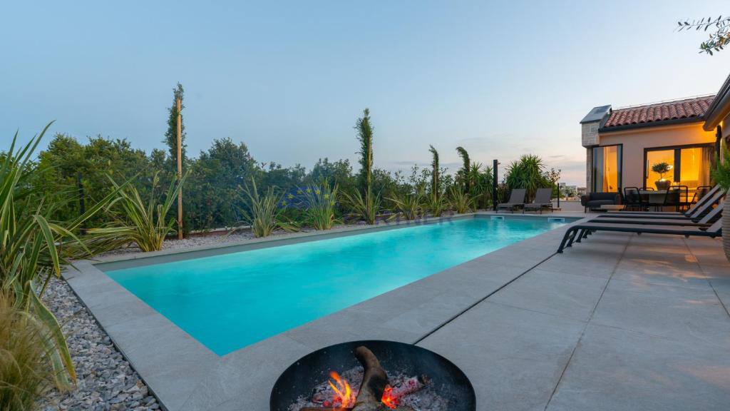 Dizajnerska vila v bližini Poreča, 3 km od morja