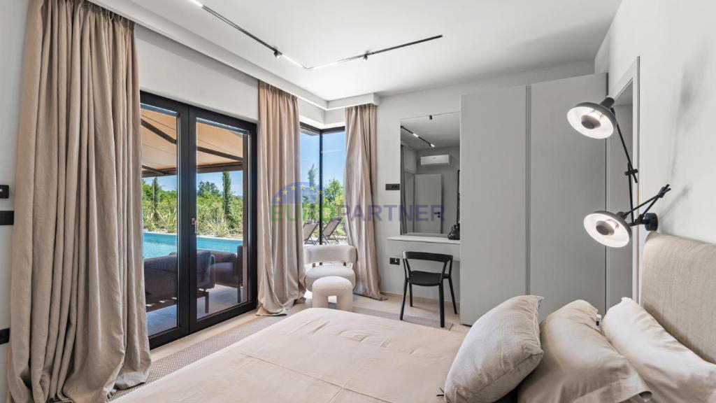 Dizajnerska vila v bližini Poreča, 3 km od morja