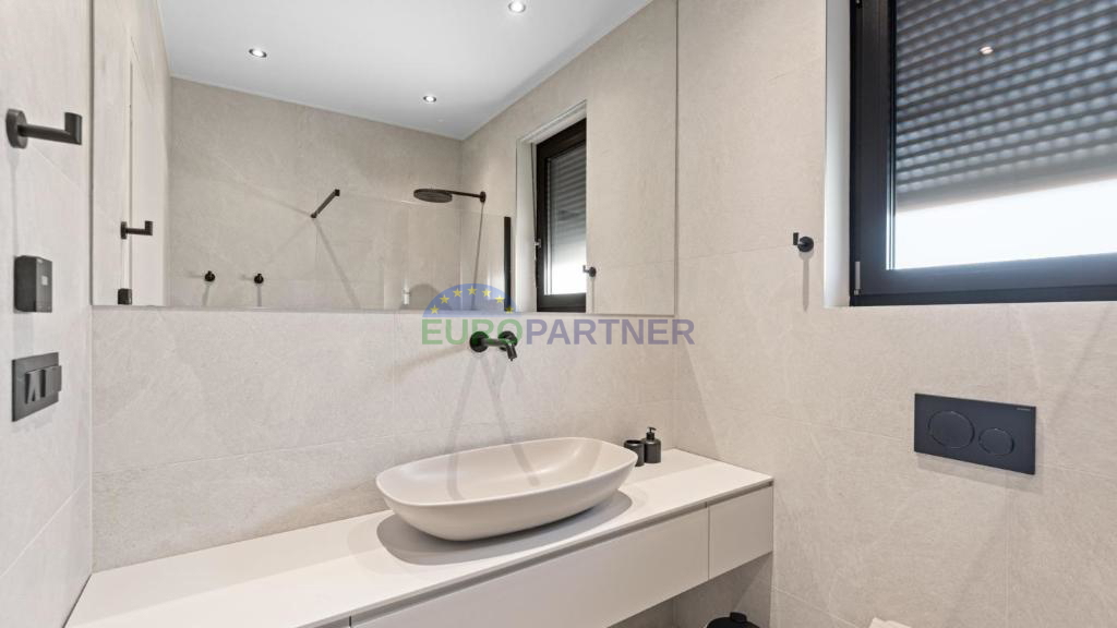 Dizajnerska vila v bližini Poreča, 3 km od morja