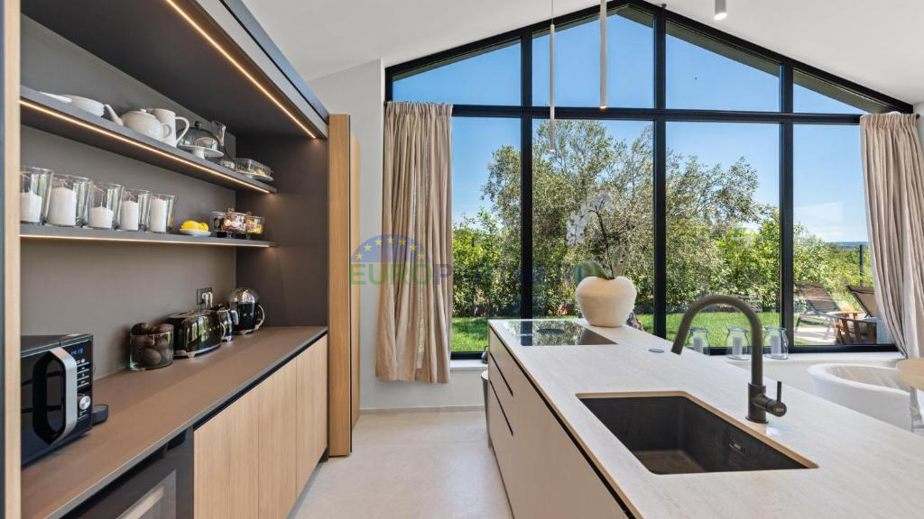 Dizajnerska vila v bližini Poreča, 3 km od morja