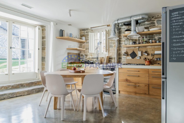 Istra, ekskluzivno posestvo v srcu Grožnjana – popolna zasebnost in edinstvena lega