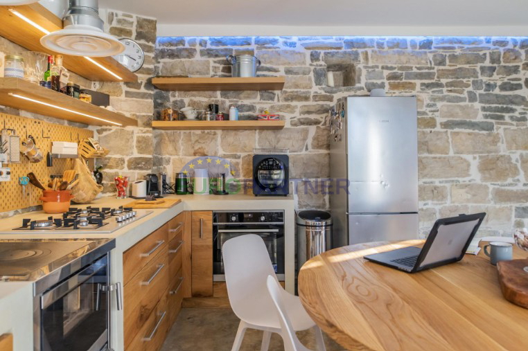 Istra, ekskluzivno posestvo v srcu Grožnjana – popolna zasebnost in edinstvena lega