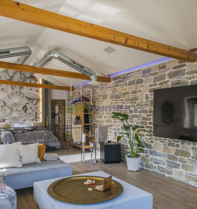 Istra, ekskluzivno posestvo v srcu Grožnjana – popolna zasebnost in edinstvena lega