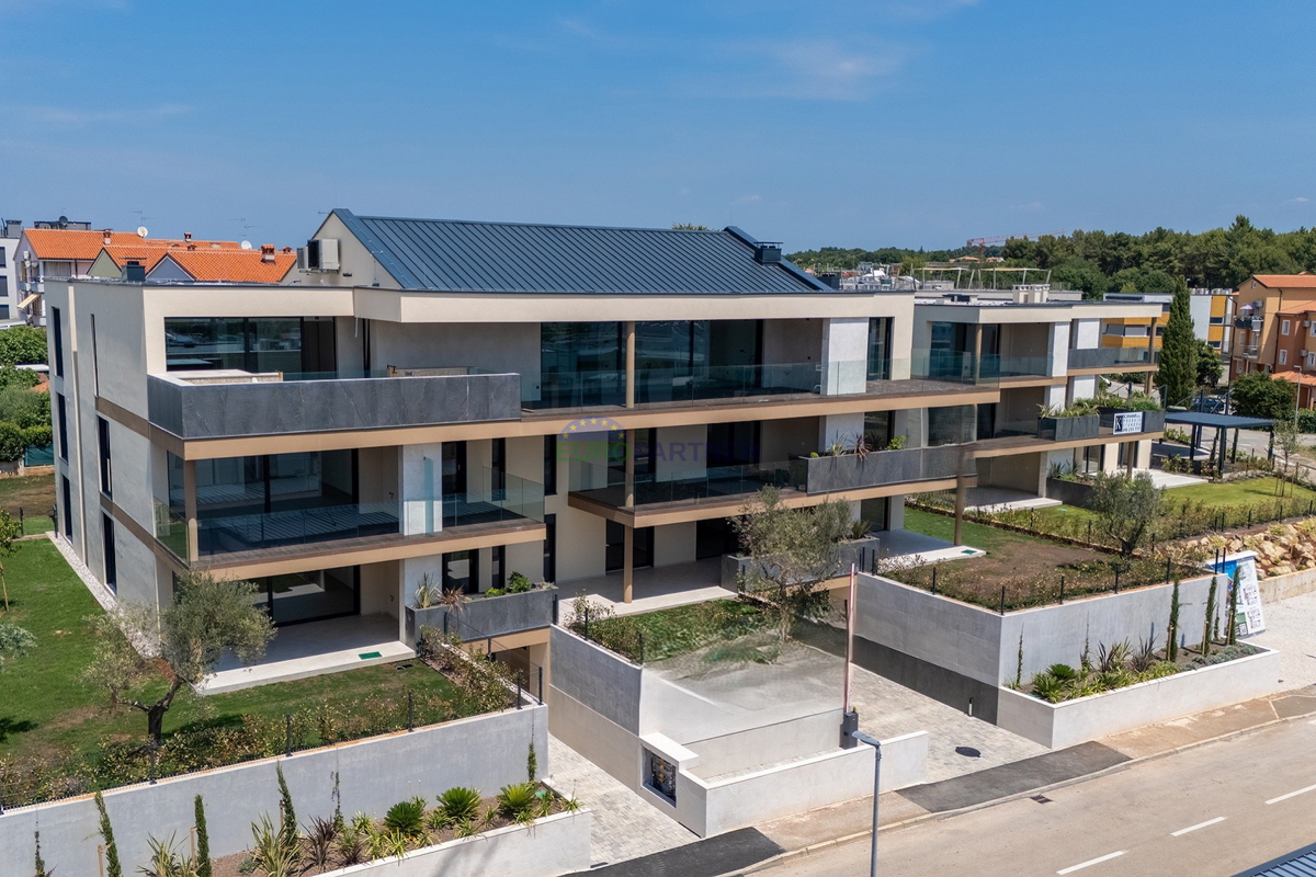 Istra, Novigrad, stanovanje v prvem nadstropju v luksuzni stavbi