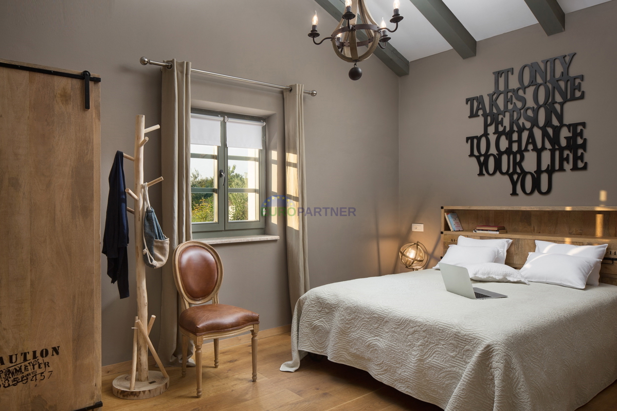 Čudovita mediteranska vila, 12 km od Poreča