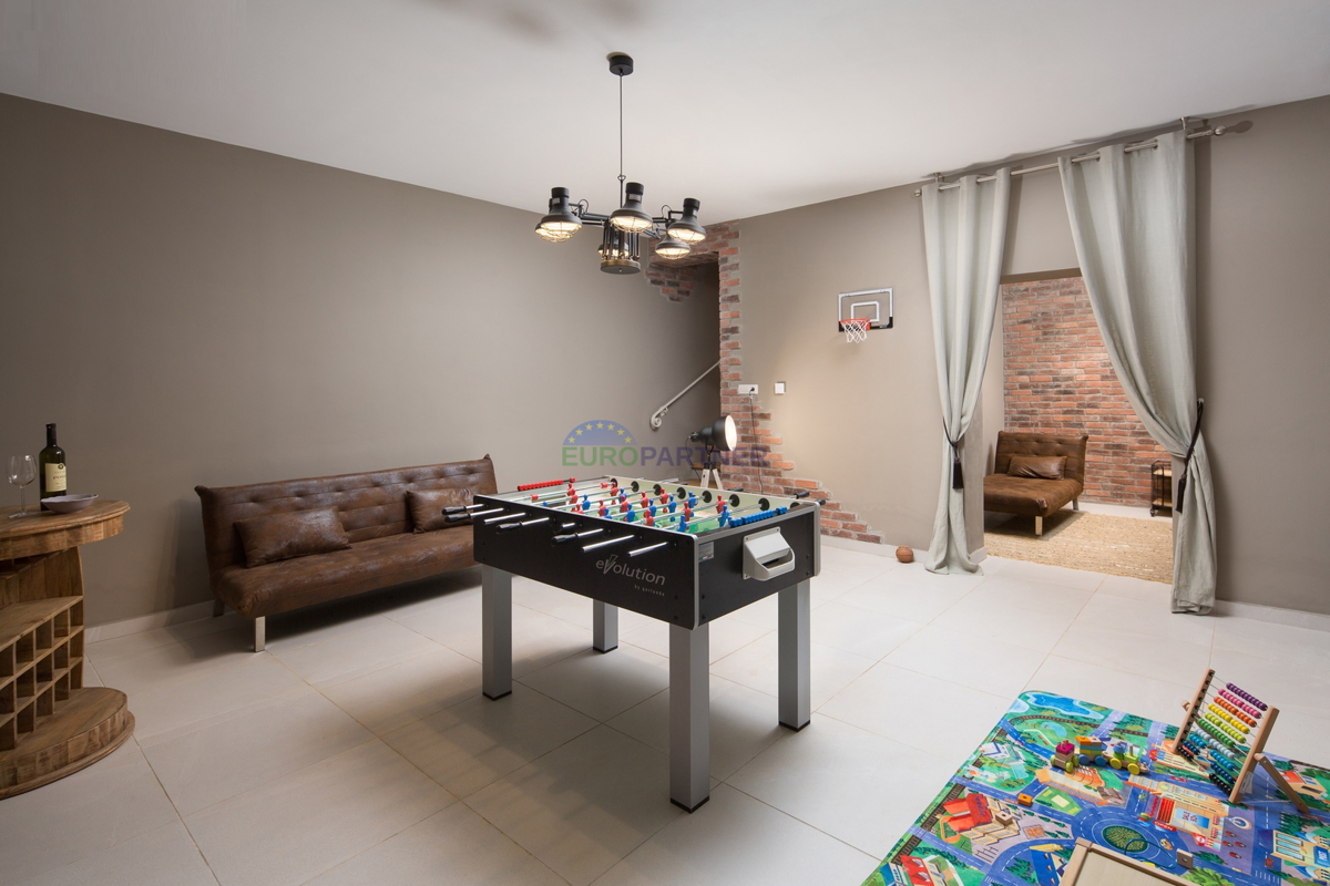 Čudovita mediteranska vila, 12 km od Poreča