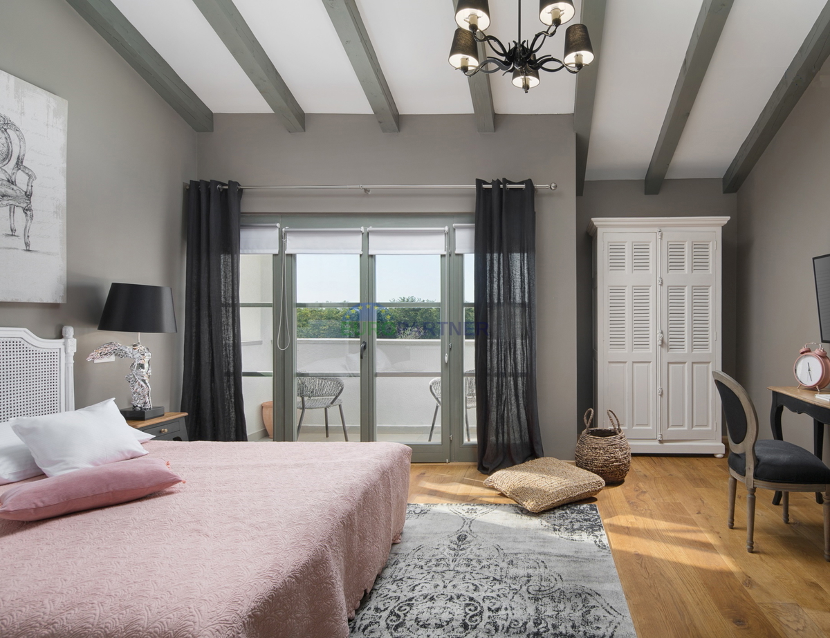 Čudovita mediteranska vila, 12 km od Poreča