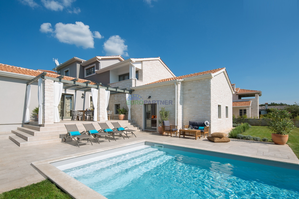 Čudovita mediteranska vila, 12 km od Poreča